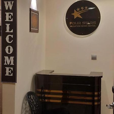 Four Stars Hostel 迪拜 外观 照片