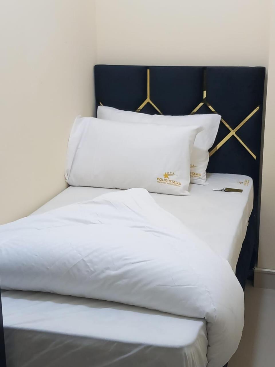 Four Stars Hostel 迪拜 外观 照片
